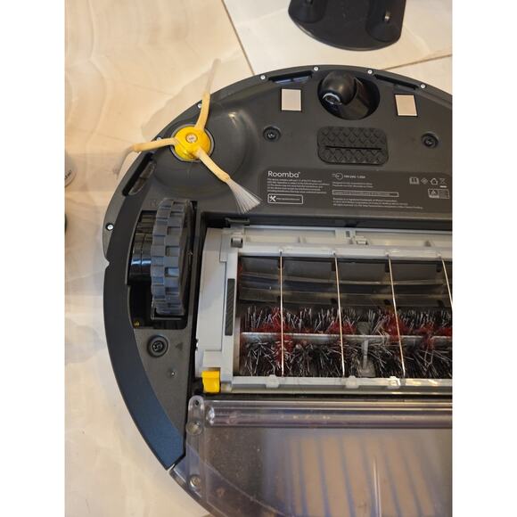 iRobot Roomba 694 Robot Vacuum - R694020 - Black - Picture 9 of 16